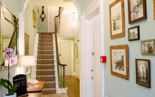 Rosslyn House