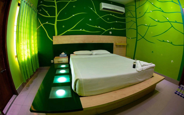 Hotel Tropical Daisy