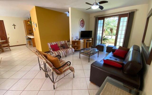 Casa 3 Dormitórios Jurere Internacional