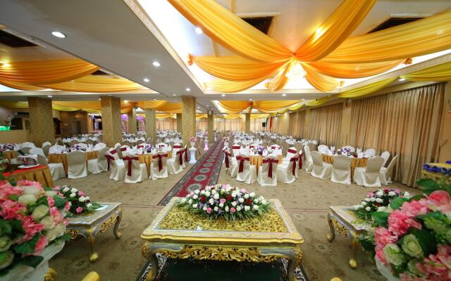 Central Hotel Yangon