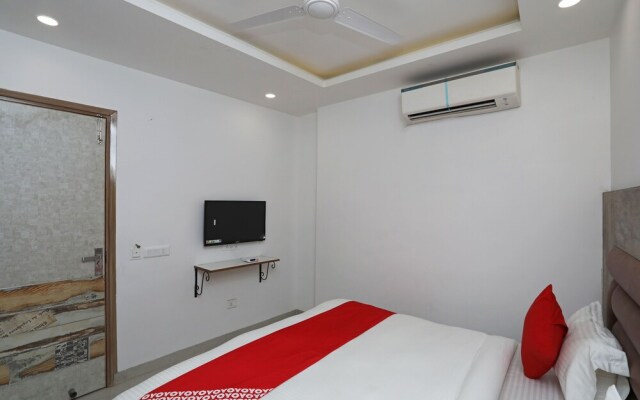 Hotel Gracious by OYO Rooms