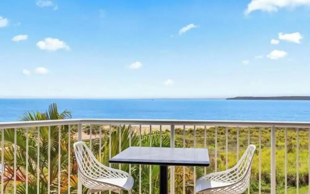 Wake to the Waves - Oceanfront Apartment