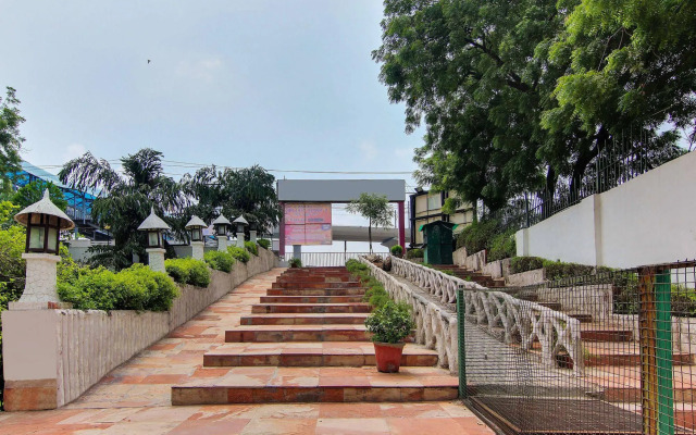 Vibe By The Lalit Traveller