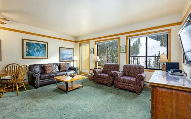 2797 Slopeside Condo
