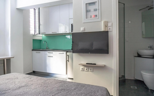 Pan's Cave Studio in Plaka