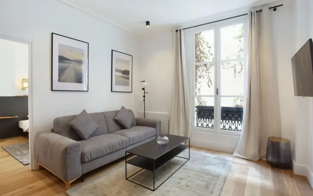 Superb Haussmanian Apartment Palais Royal