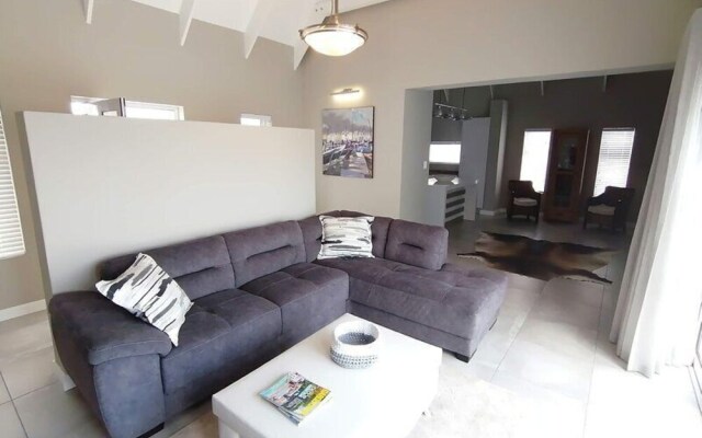 8 Prestwick St Francis Links