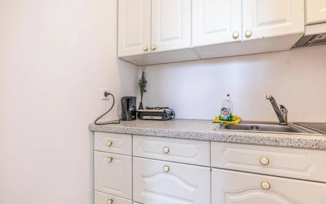 Cozy House  Terrace &Garden  Sleeps 34