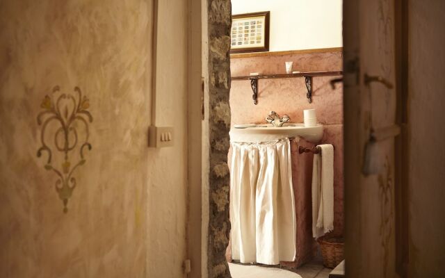 Antico Borgo Sanda Lago Maggiore