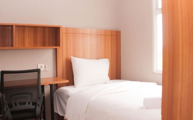 Fancy And Comfy 2Br Apartment At Springlake Summarecon