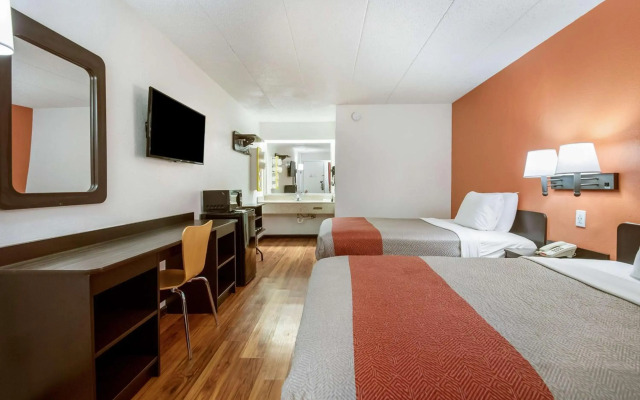 Motel 6 Grove City, OH