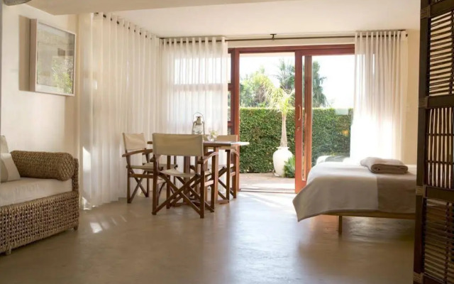 Lézard Bleu Guest House