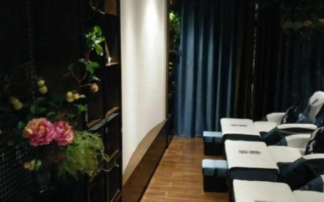 Jiaxing Guantang Leju Bussiness Hotel