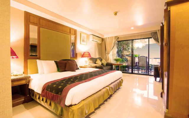 Diamond City Hotel