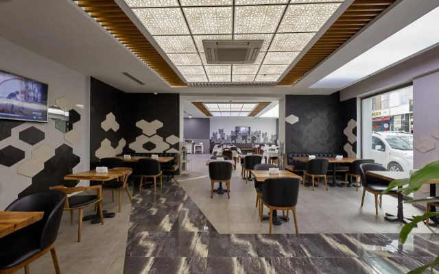 Arus Hotel