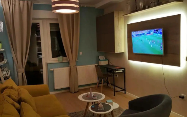 New elegant apartment with free parking and wifi