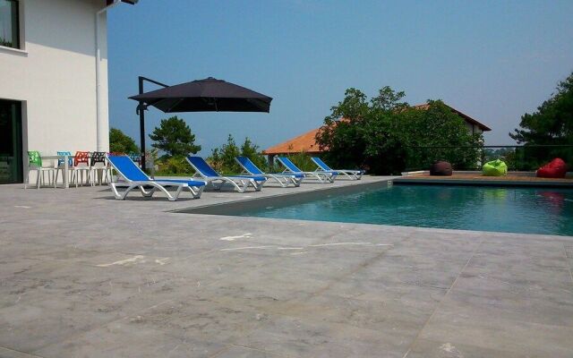 Villa Choriekin Lafitenia Resort