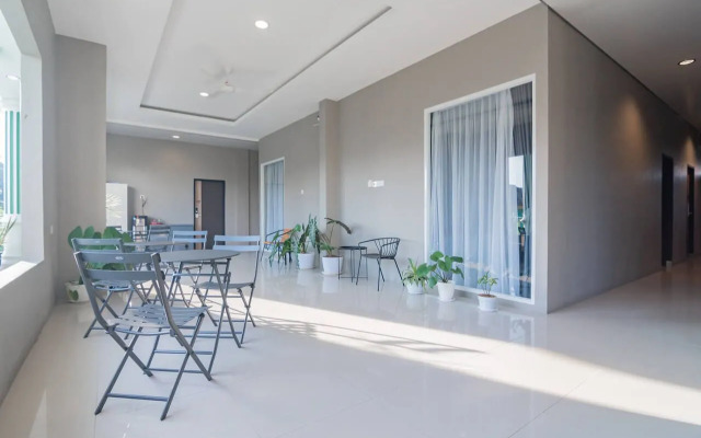 RedDoorz Plus near Siloam Hospital Balikpapan