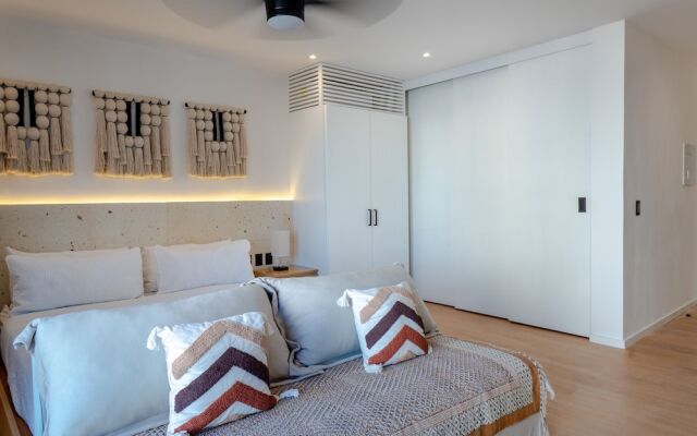 Kumaru 303 1 Bedroom Condo by RedAwning