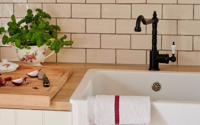 Flamboyant Farmhouse in Baarlo With Hot Tub, Garden