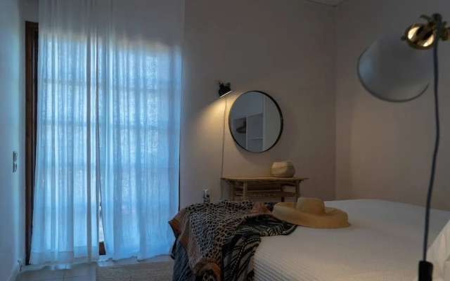 Luxury Seaview Apartment, 1min Walk From Beach!