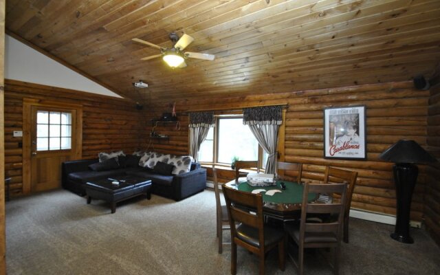 Lodge on Moonlight Drive