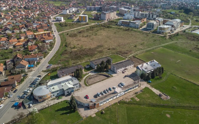 Plavi restoran, Loznica