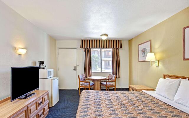 Travelodge by Wyndham Banning CA Near Casino/Outlet Mall