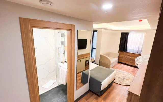 Nira Boutique Hotel