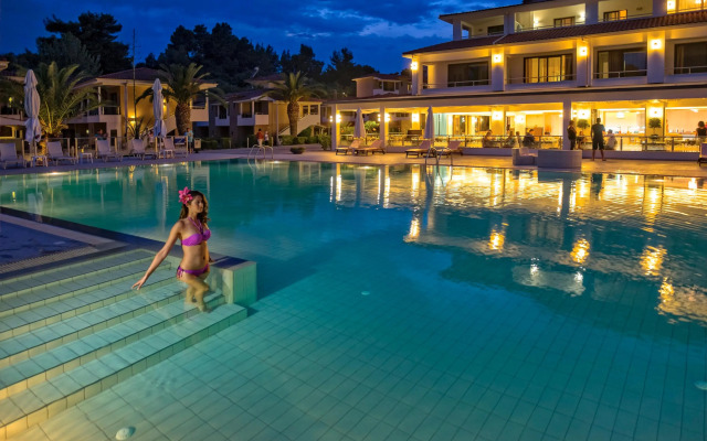 Lagomandra Beach Hotel and Suites
