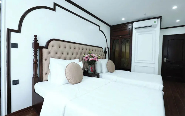 Royal Hotel Me Tri Ha