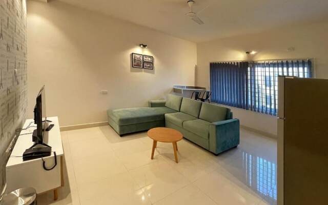 Eiffel Suites