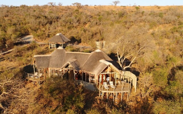Nambiti Plains Private Game Lodge