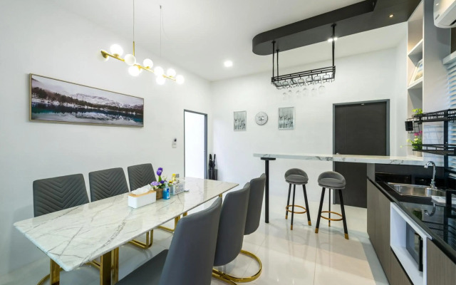 Lark Pool Villa Krabi