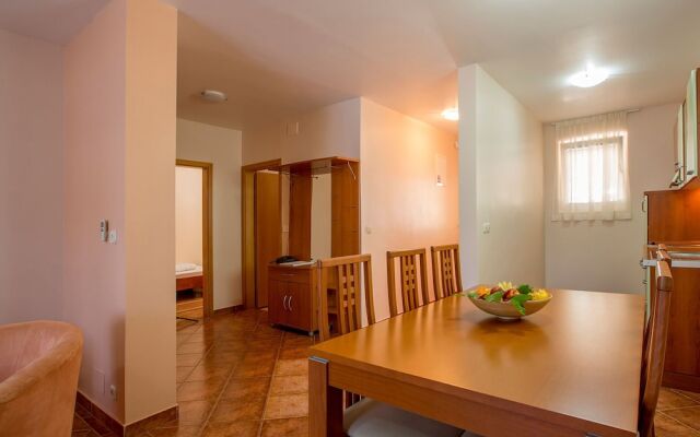 Apartment with Sea View And Ac, 12 Km From Sibenik