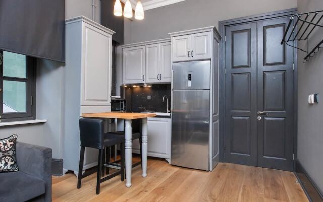 1 Bedroom Apartment w Kitchen