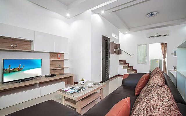 Baan Kiet 3 7 units 2 Bedroom Jacuzzi Townhomes