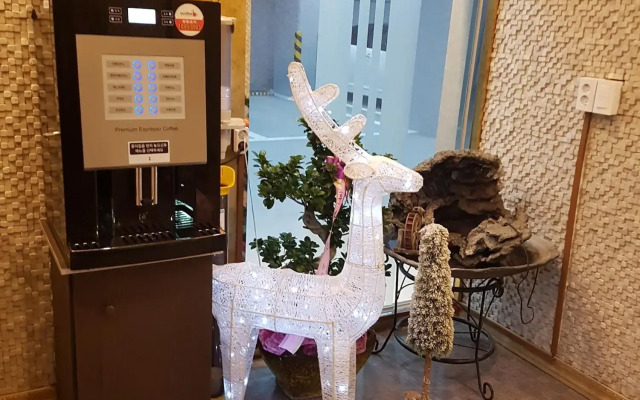 Business Hotel