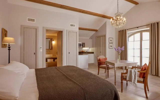 Château Saint Pierre de Serjac
