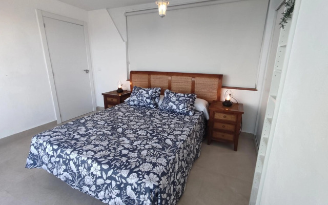 Front Sea View Penthouse