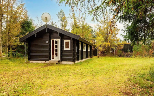 4 Person Holiday Home in Farvang