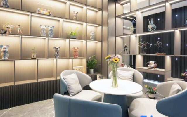 Shanggu E-sports Hotel (Longhua Qinghu Subway Station)