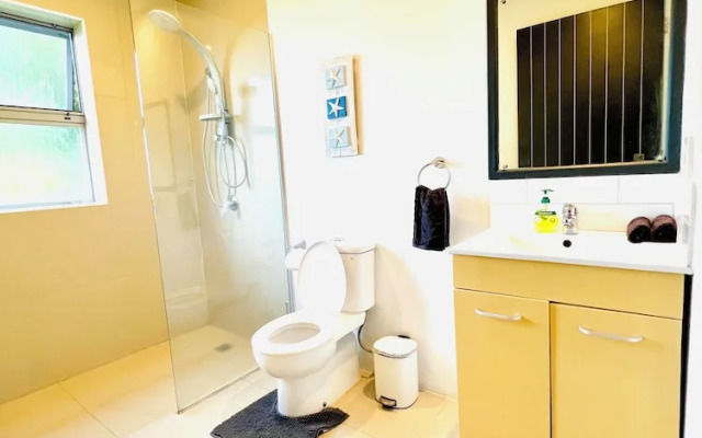 Nikao Hillside Suite