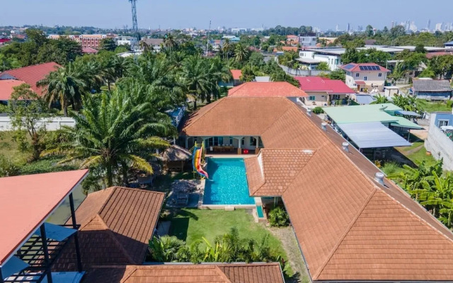 Pool Villa for Families and Party