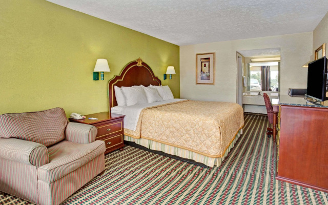 Travelodge By Wyndham Sellersburg