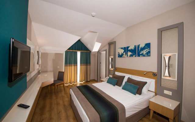 Palm World Resort & Spa Side - All Inclusive