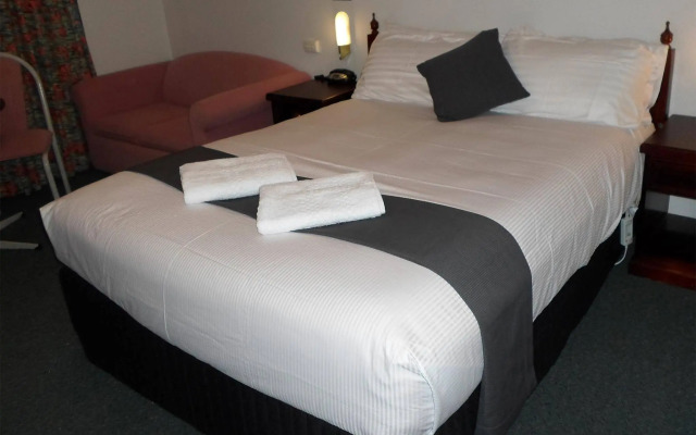 Bushmans Motor Inn