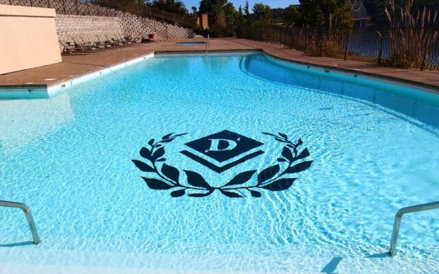 D'Monaco Luxury Resort
