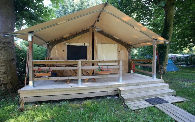 Camping l'ilot Du Chail