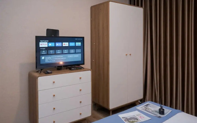 Warm And Cozy 1Br At The Smith Alam Sutera Apartment